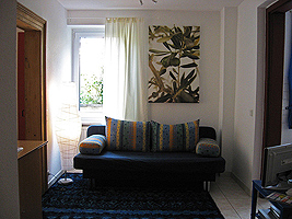 The smaller room - here as a living room